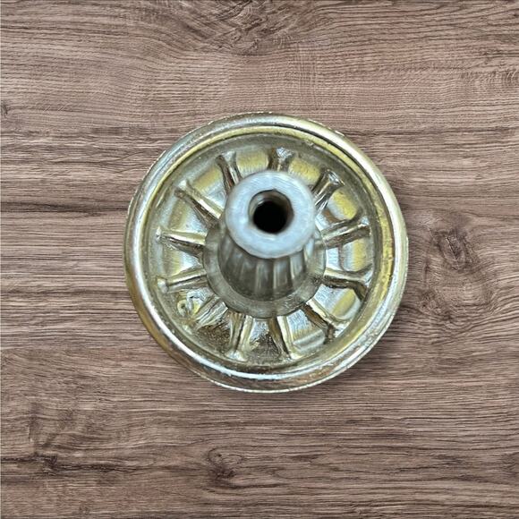 Stone Mill CP29-SN Satin Nickel Holland Cabinet Knob Flower Daisy W/ Hardware - Picture 6 of 10